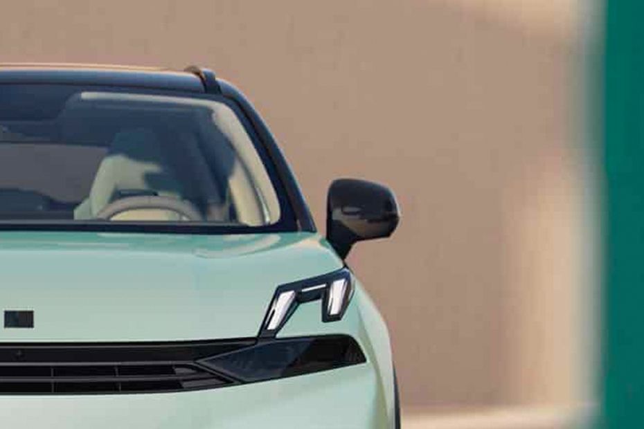 Lynk & Co 06 Drivers Side Mirror Front Angle