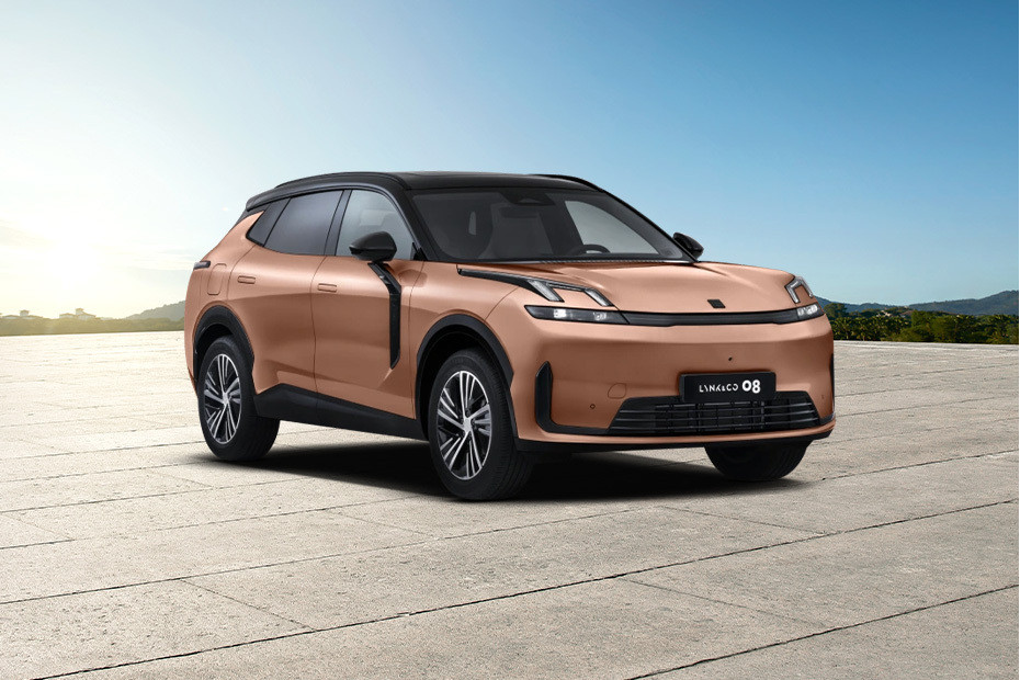 Lynk & Co 08 EM-P Front Medium View