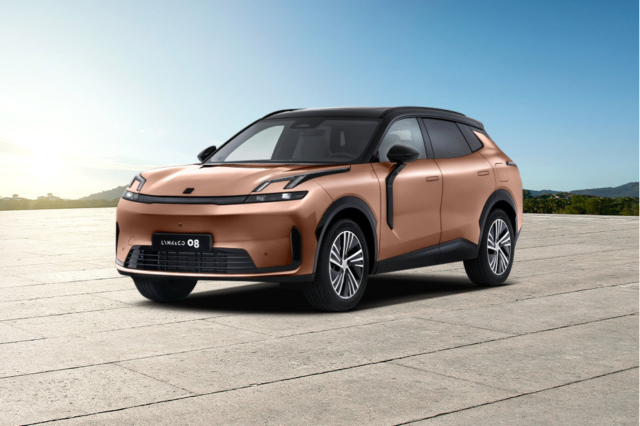 Lynk & Co 08 EM-P Front Side View