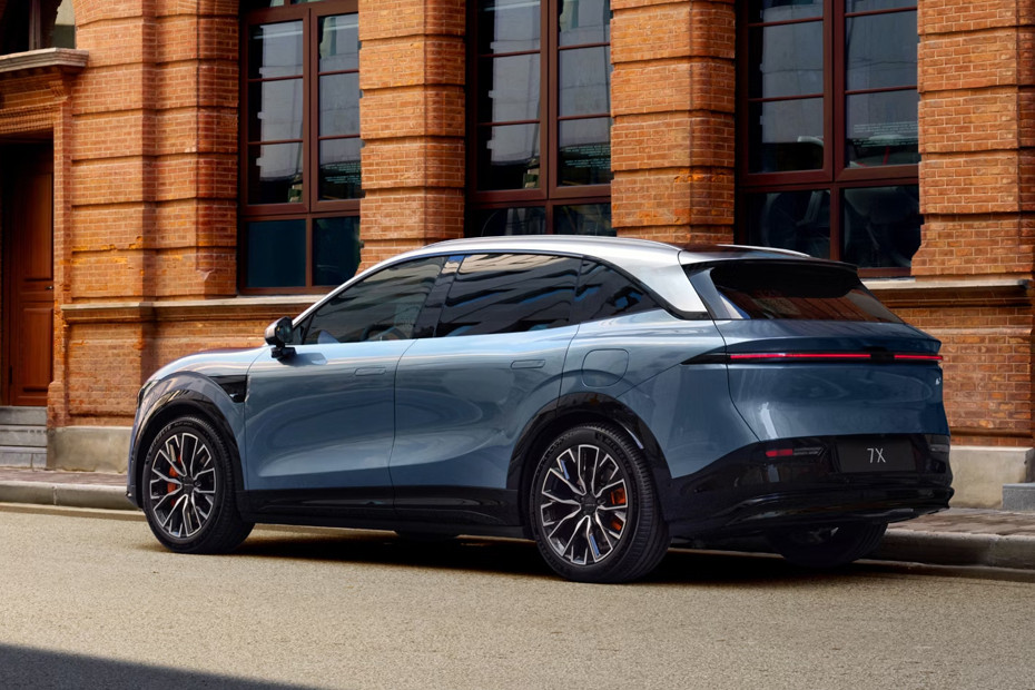 Rear Cross Side View of ZEEKR 7X Rear Cross Side View of ZEEKR 7X