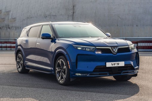 VinFast VF 9 Front angle low view