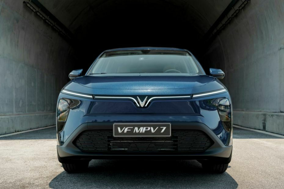 Full Front View of VF MPV 7
