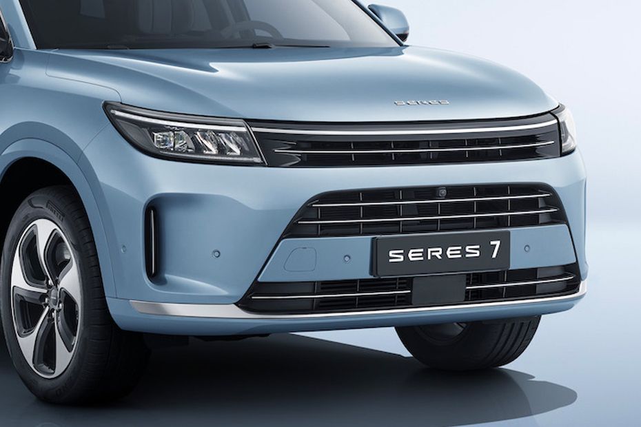 SERES 7 Grille View SERES 7 Grille View
