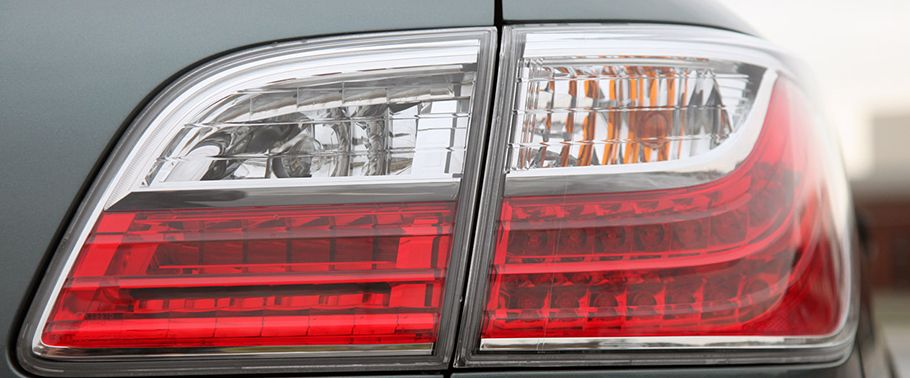 CX-9 (2001-2003) Tail light