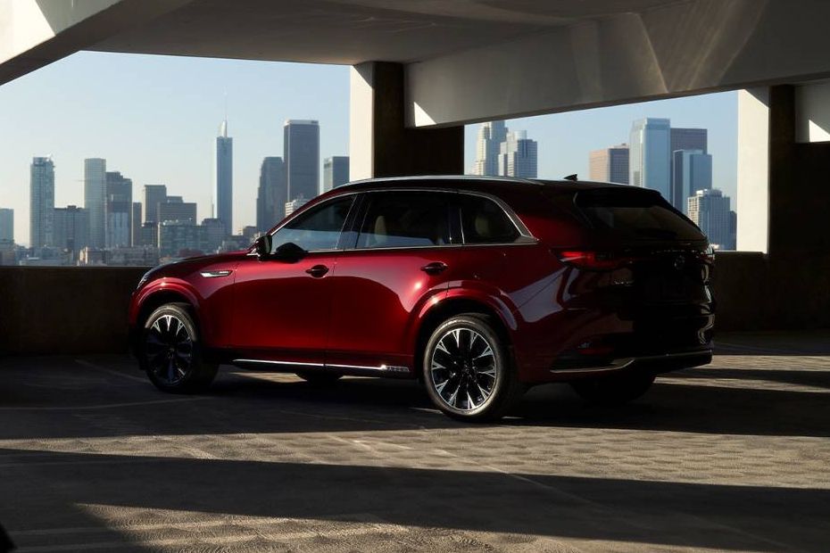 Rear Medium View of Mazda CX-90