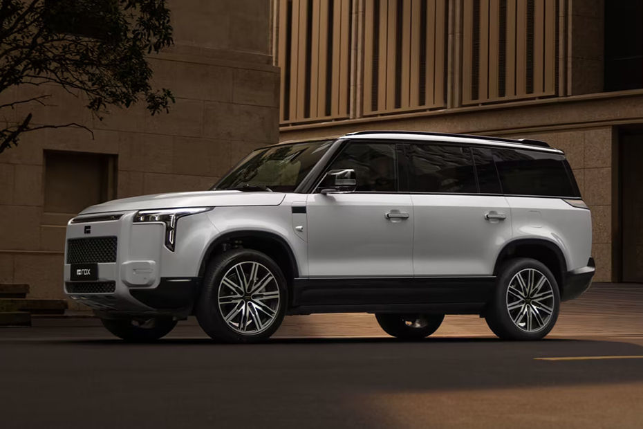 Rox Adamas Front Medium View