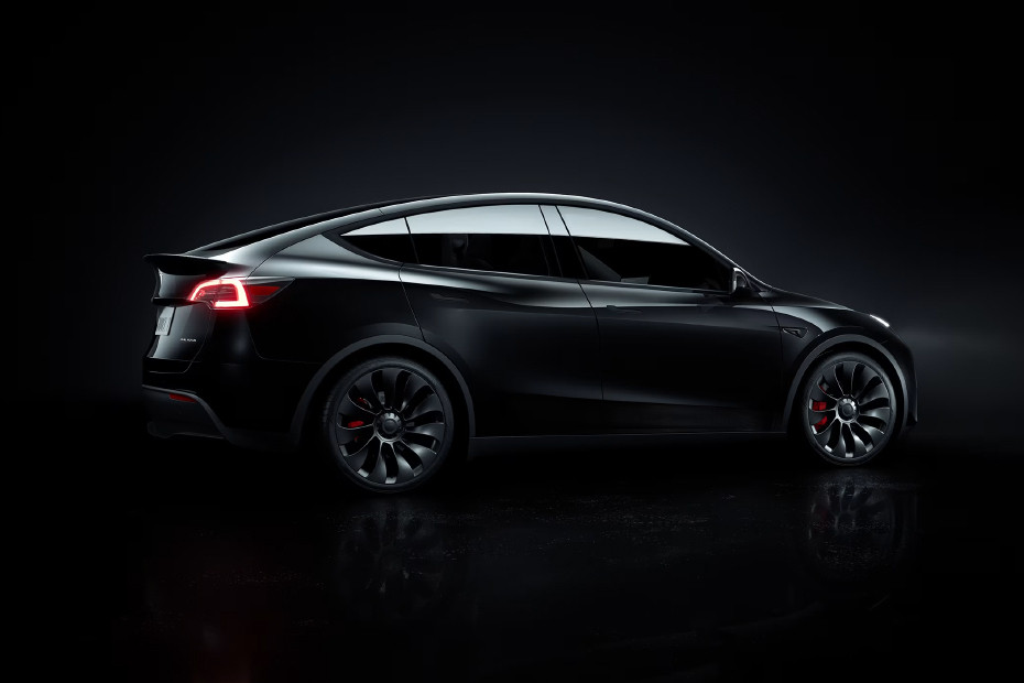 Model Y Rear Medium Side View
