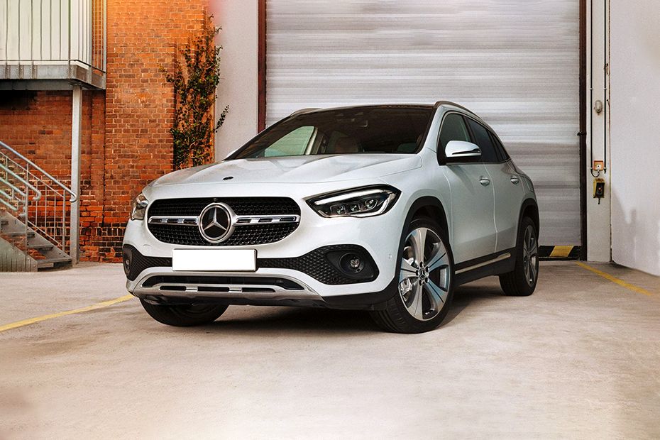 Mercedes-Benz GLA-Class Front Angle Low View
