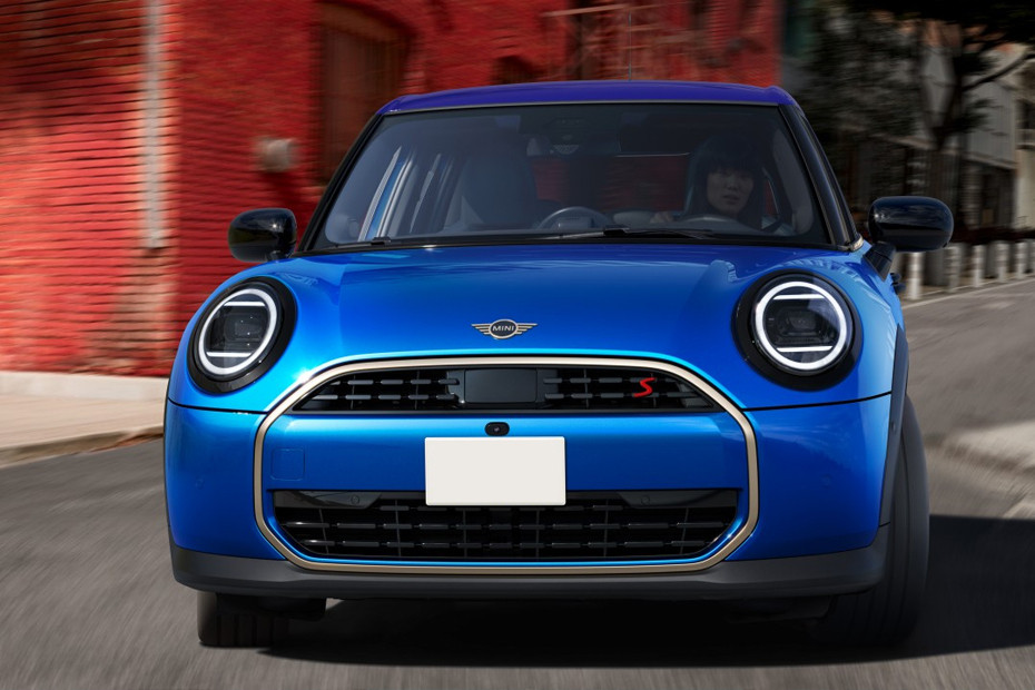 5 Door Tilted Front View