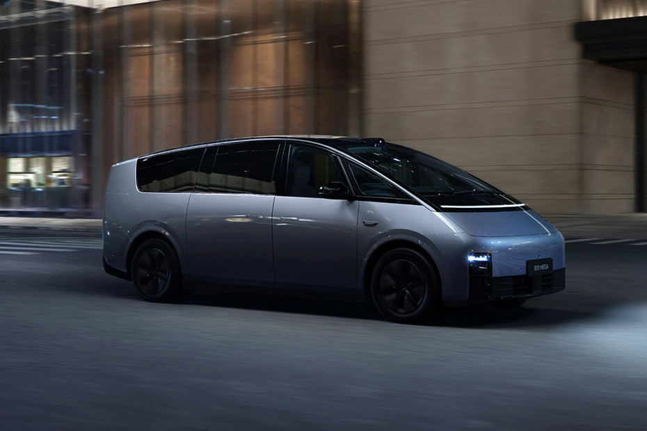 Li Auto Mega Front Cross Side View