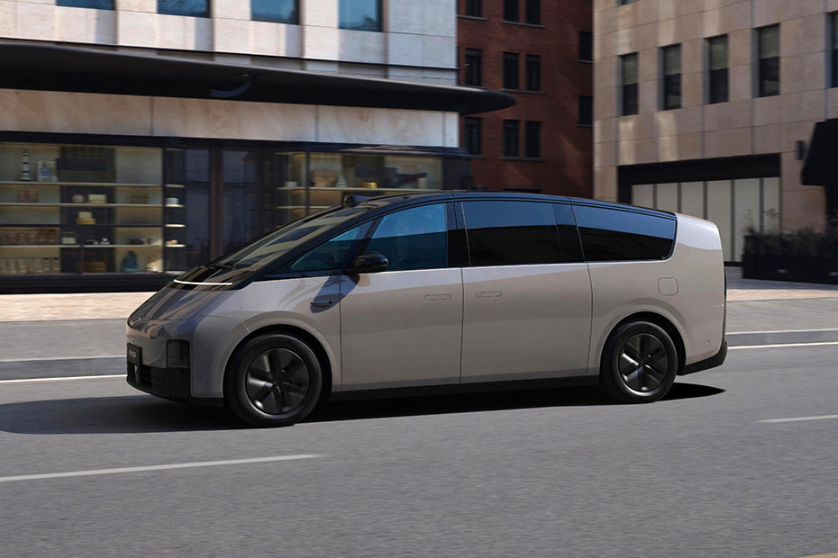 Li Auto Mega Front Side View