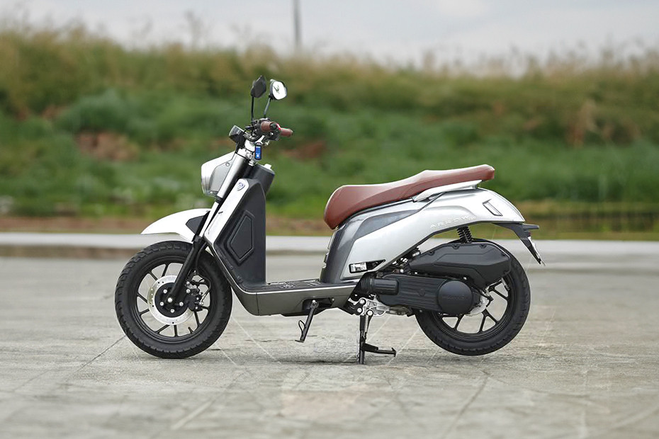 Monarch Arrow 150 Right Side Viewfull Image Monarch Arrow 150 Right Side Viewfull Image