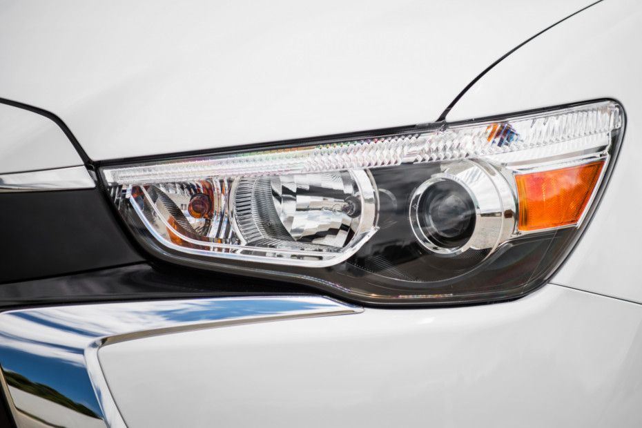 Mitsubishi ASX (2016-2017) Headlight