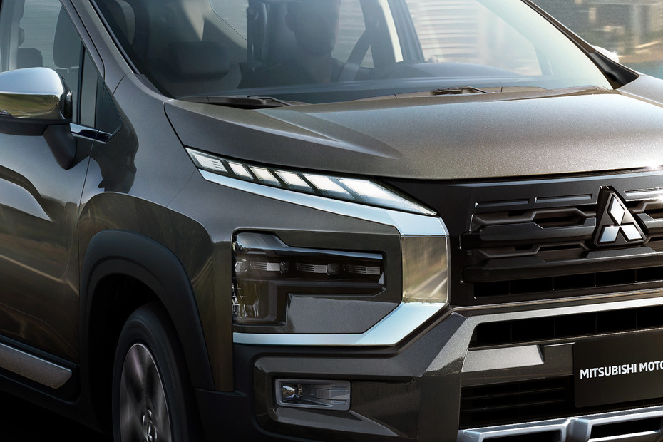 Xpander Cross Headlight