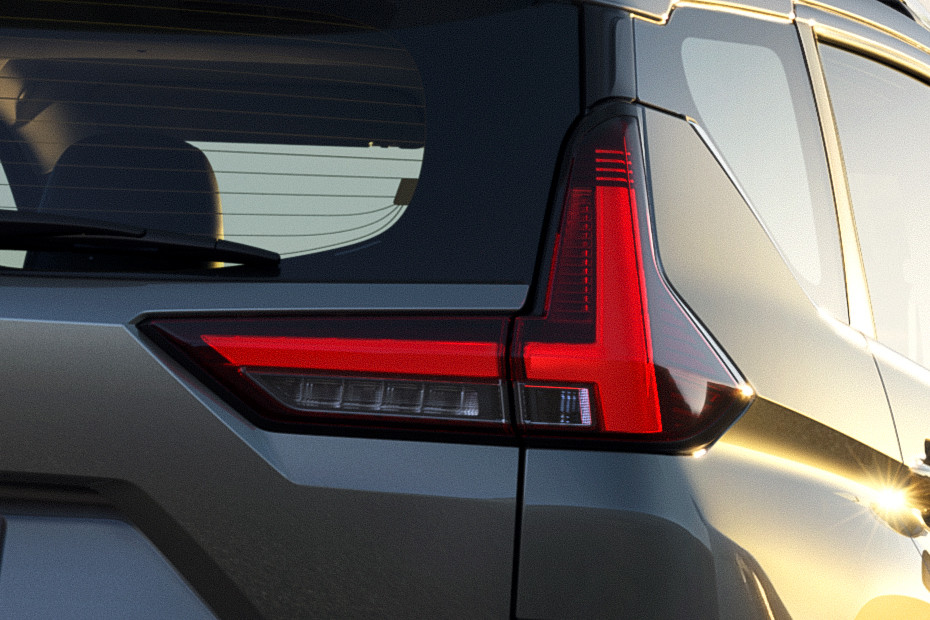 Xpander Cross Tail light