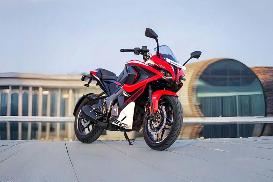 Bajaj Pulsar RS200 Slant Front View Full Image