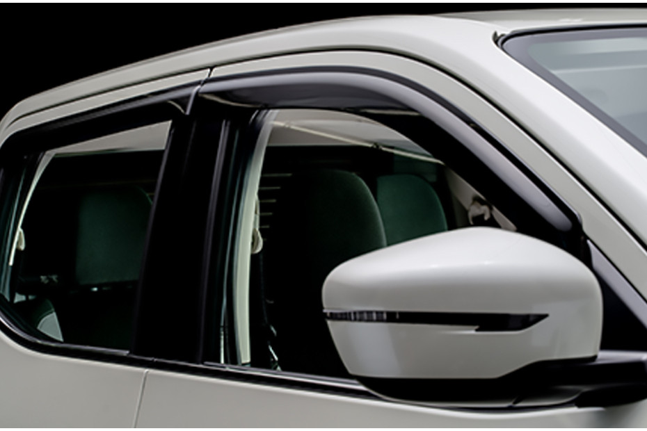 Nissan Navara Drivers Side Mirror Front Angle Nissan Navara Drivers Side Mirror Front Angle