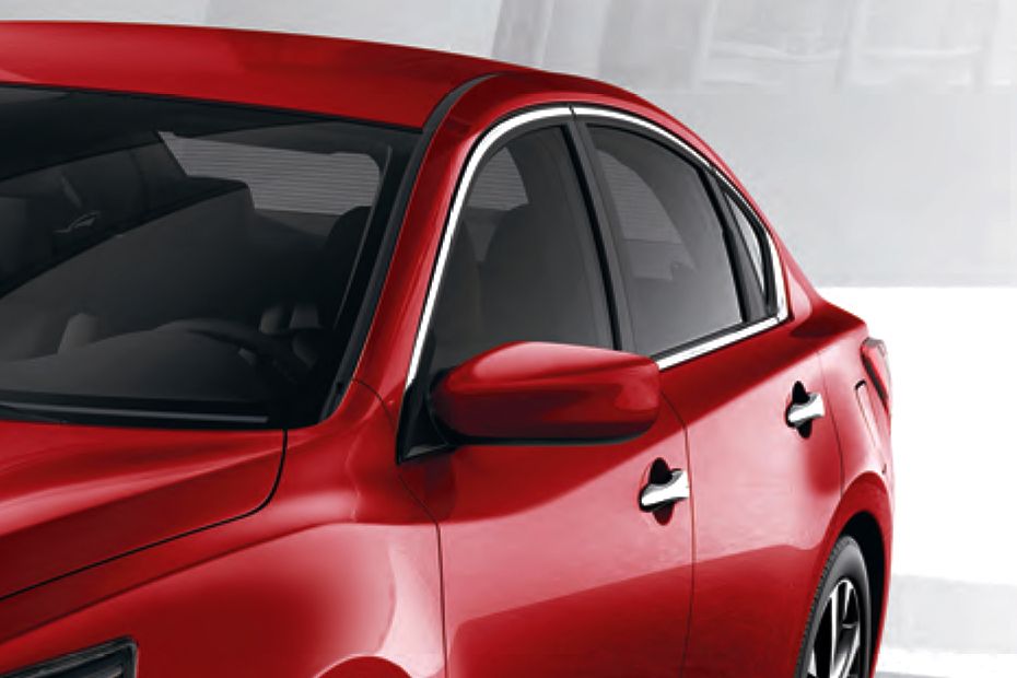 Nissan Altima Drivers Side Mirror Front Angle