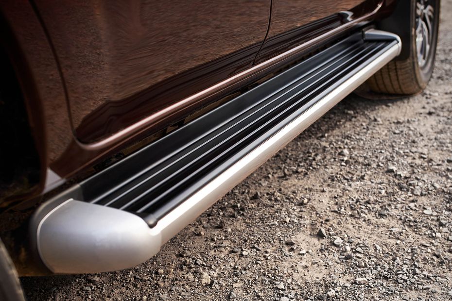 Nissan Terra (2019-2020) Foot Rest View