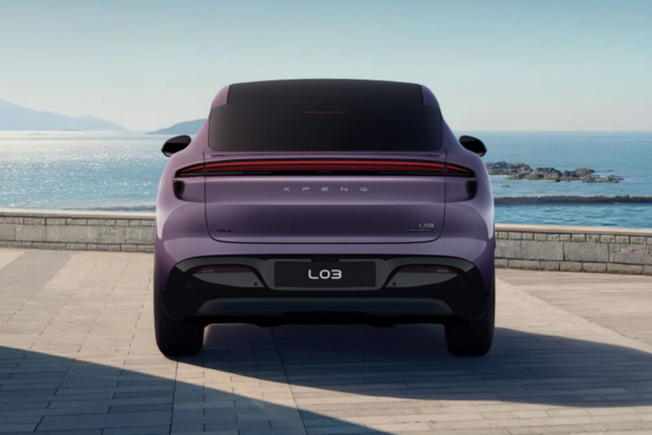 Full Rear View of Xpeng L03
