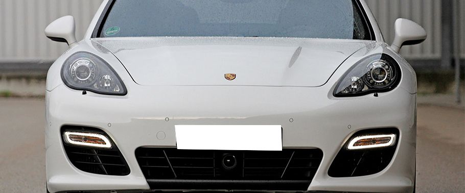 Panamera Turbo S Grille View