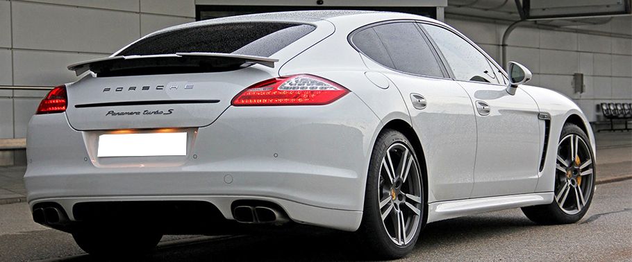 Panamera Turbo S Rear angle view