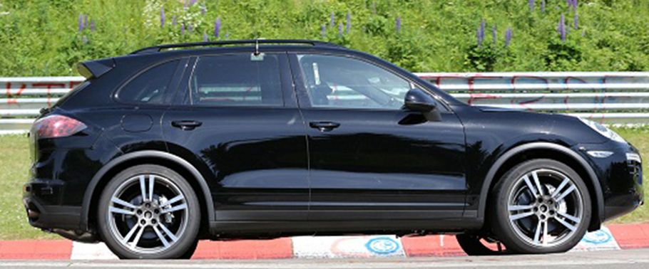 Porsche Cayenne Turbo Drivers Sideview
