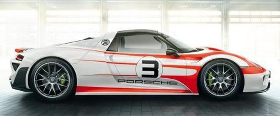 Porsche 918 Spyder Weissach Package Drivers Sideview