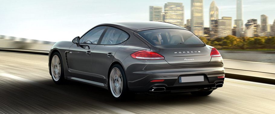 Rear Medium View of Porsche Panamera Diesel 250 hp