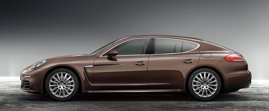 Panamera 4S Side view