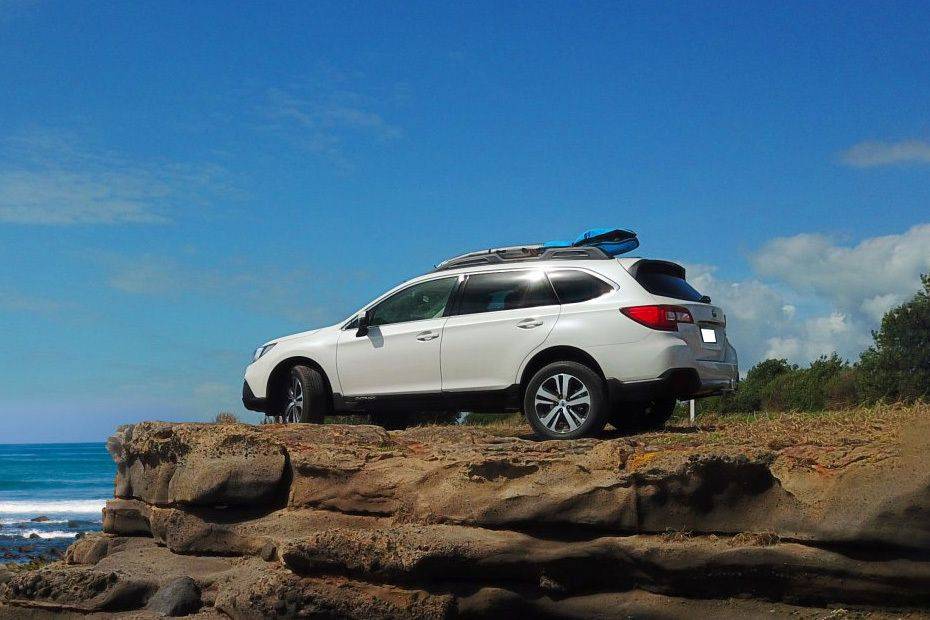 Subaru Outback (2015-2020) Rear Cross View