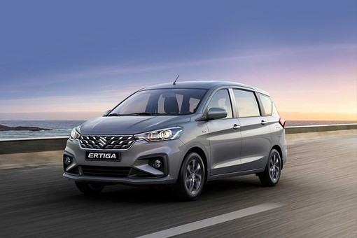 Suzuki Ertiga Hybrid Front angle low view