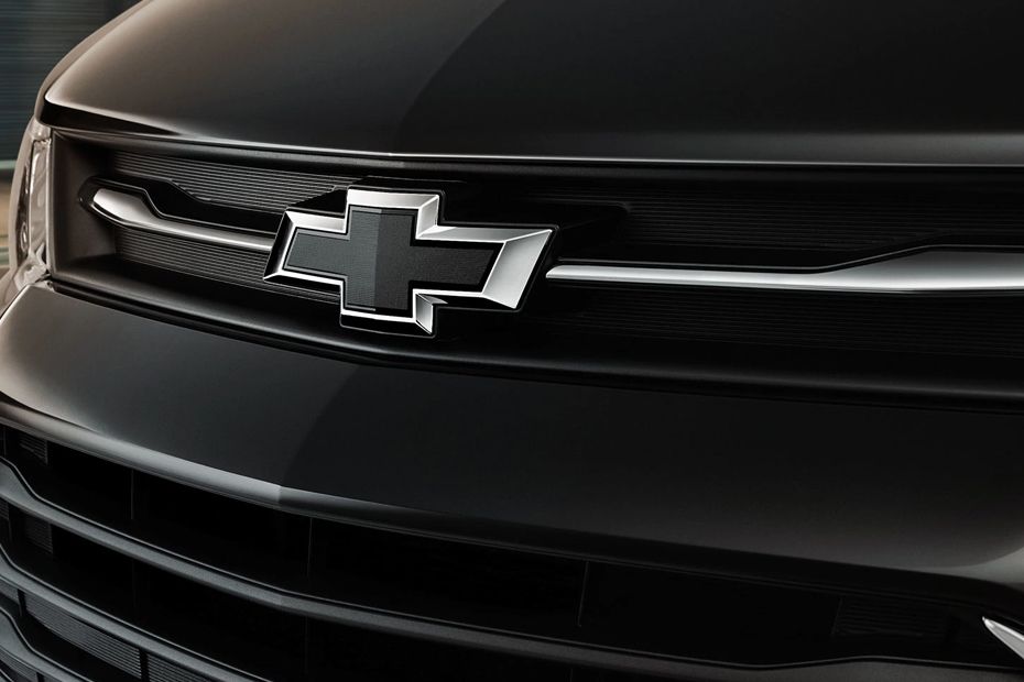 Trax 2022 Grille View