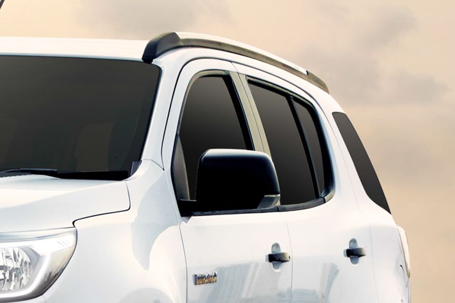 Chevrolet Trailblazer (2017-2021) Drivers Side Mirror Front Angle Chevrolet Trailblazer (2017-2021) Drivers Side Mirror Front Angle