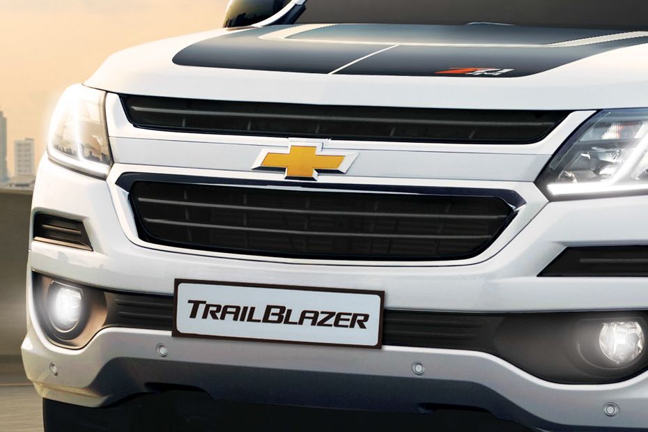 Trailblazer (2017-2021) Grille View Trailblazer (2017-2021) Grille View