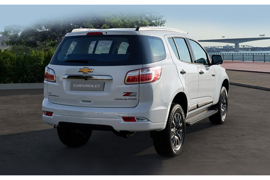 Trailblazer (2017-2021) Rear angle view Trailblazer (2017-2021) Rear angle view