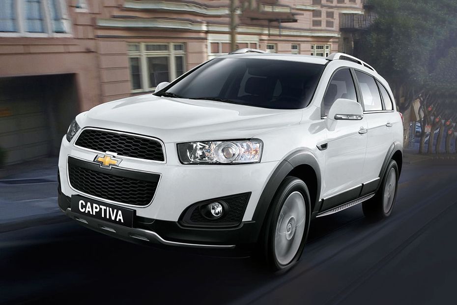 Chevrolet Captiva (2007-2018) Front Angle High View