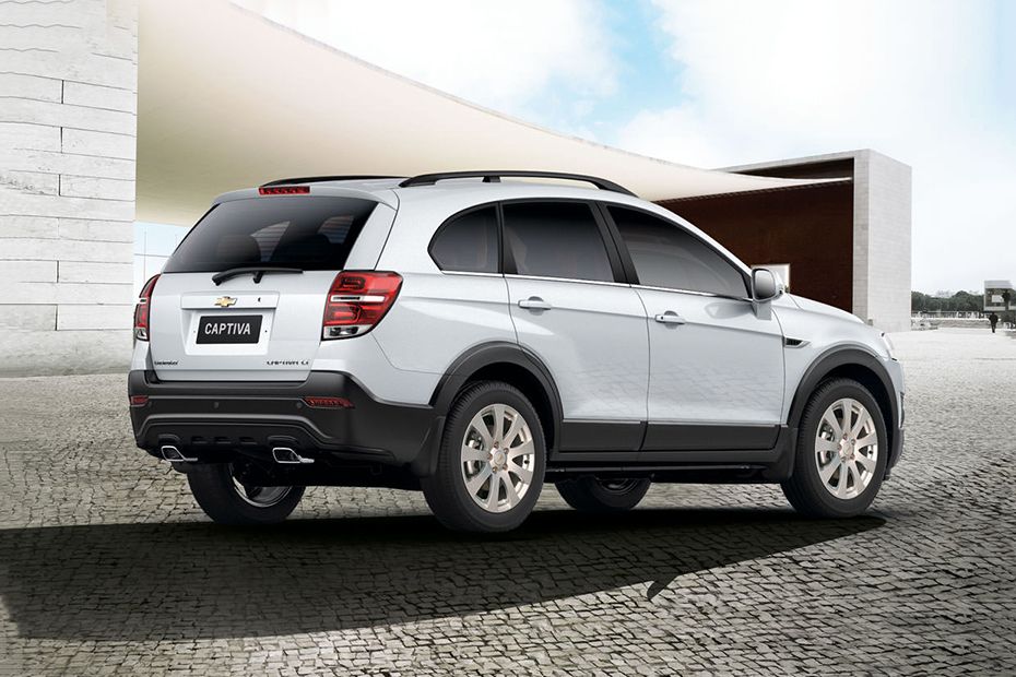 Captiva (2007-2018) Rear angle view