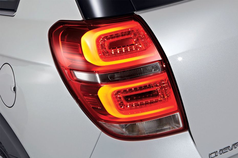 Captiva (2007-2018) Tail light