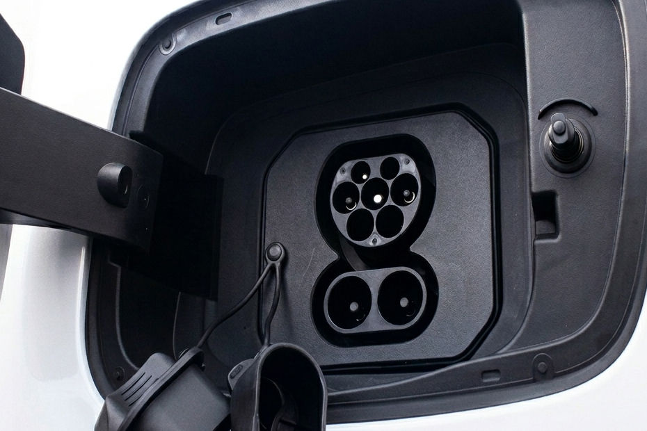 Power outlet Chevrolet Captiva Electric