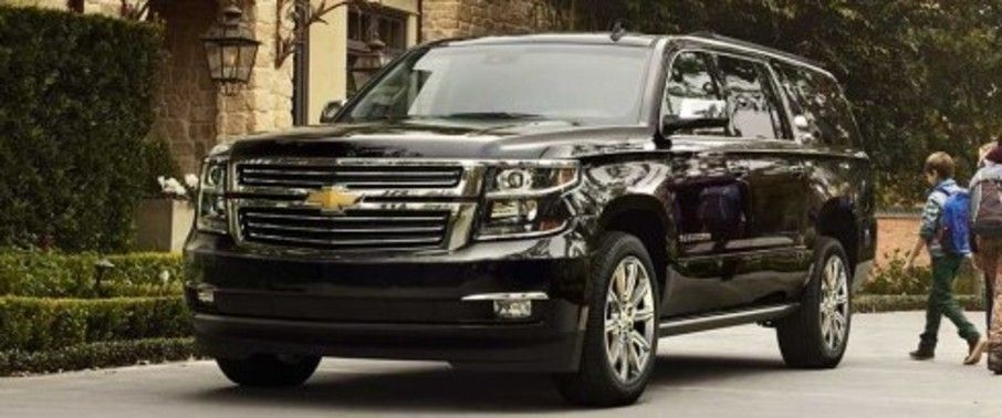 Chevrolet Suburban (2001-2014) Front Side View