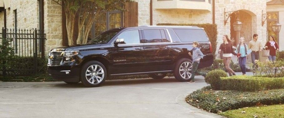 Chevrolet Suburban (2001-2014) Side Medium View