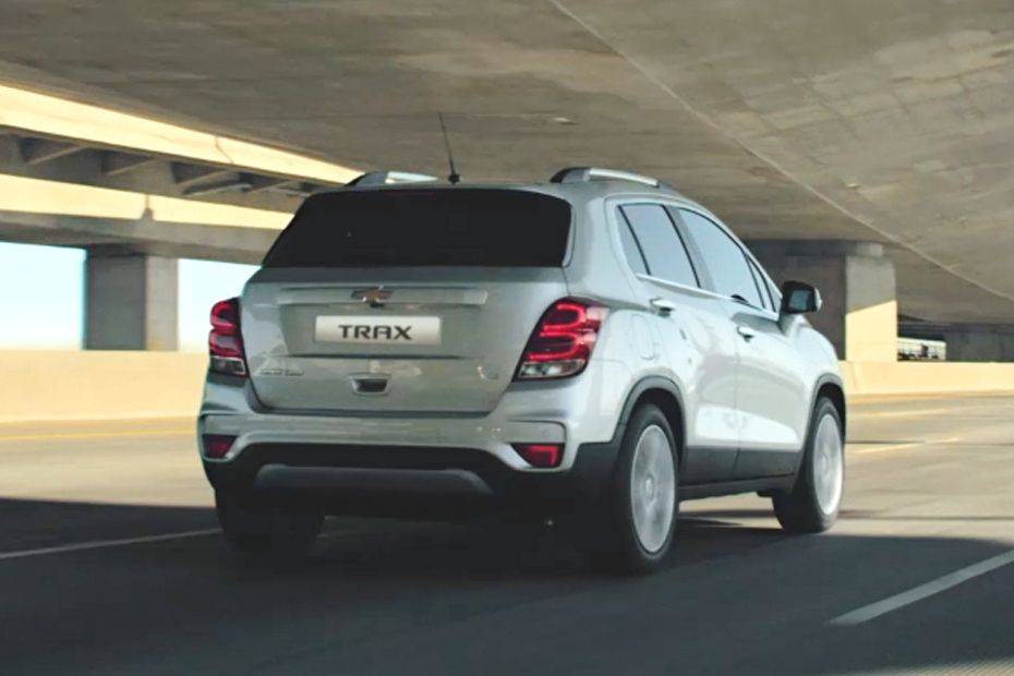 Chevrolet Trax (2016-2020) Rear Angle View