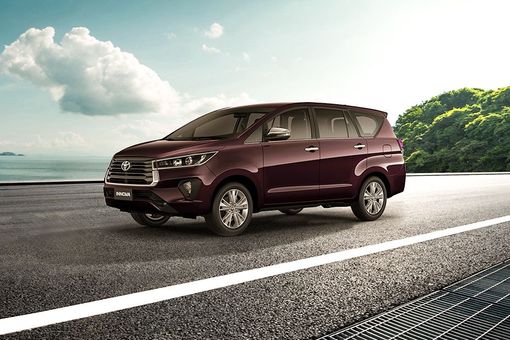 Red Innova Car Toyota Innova 2024 Red