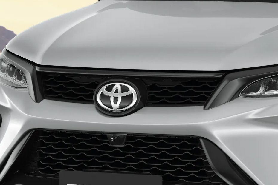 Toyota Fortuner Branding
