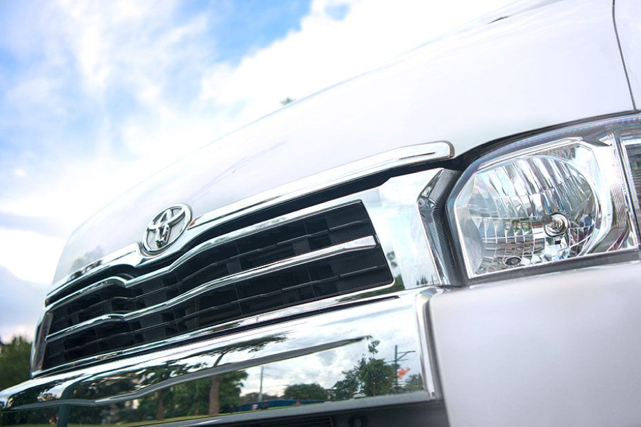 Toyota Hiace LXV Grille View