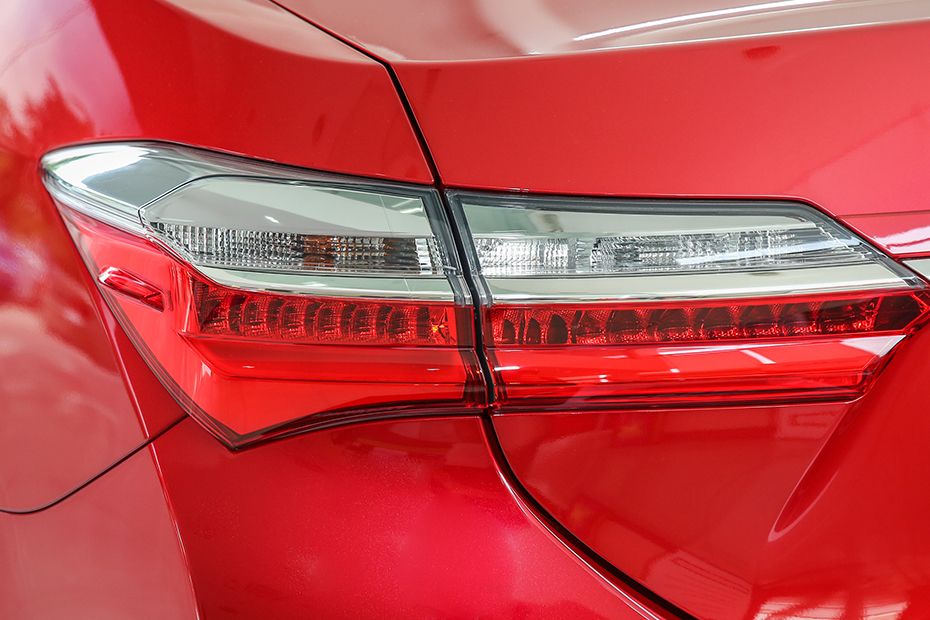 Toyota Corolla Altis (2016-2018) Tail Light