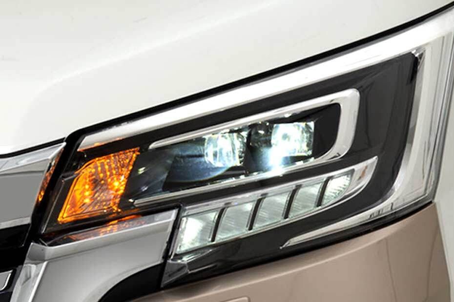 Hiace (2010-2014) Headlight