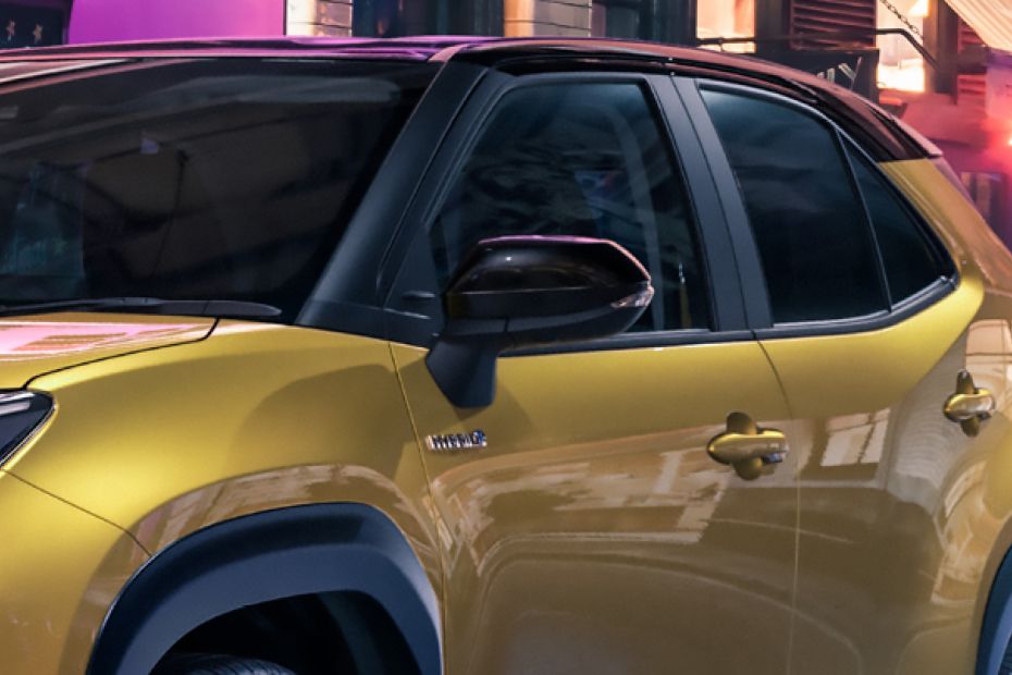 Toyota Yaris Cross (2021-2022) Drivers Side Mirror Front Angle Toyota Yaris Cross (2021-2022) Drivers Side Mirror Front Angle