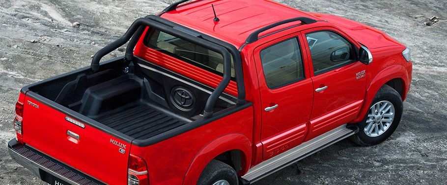 Hilux (2005-2015) Rear angle view